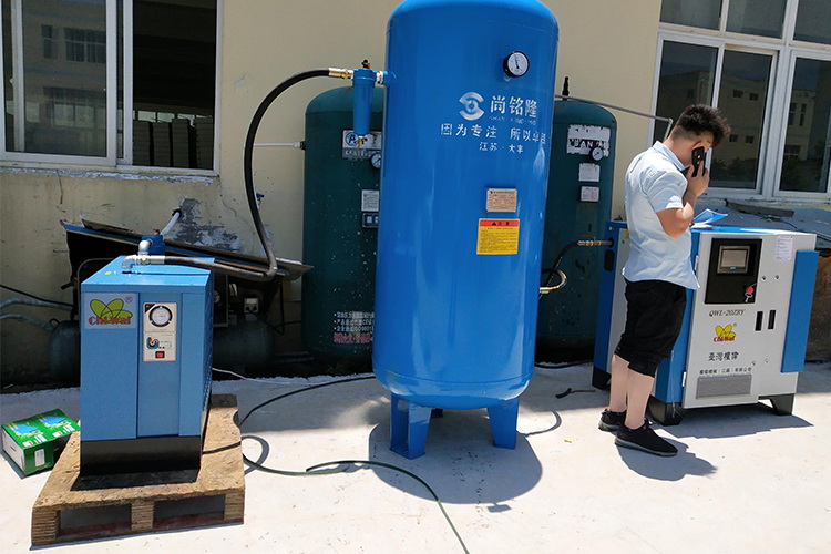 權(quán)偉永瑩螺桿空壓機廠家